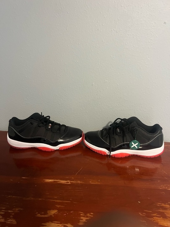 Jordan Men\'s Athletic Shoes Retro 11 low 2025 worn 1 time